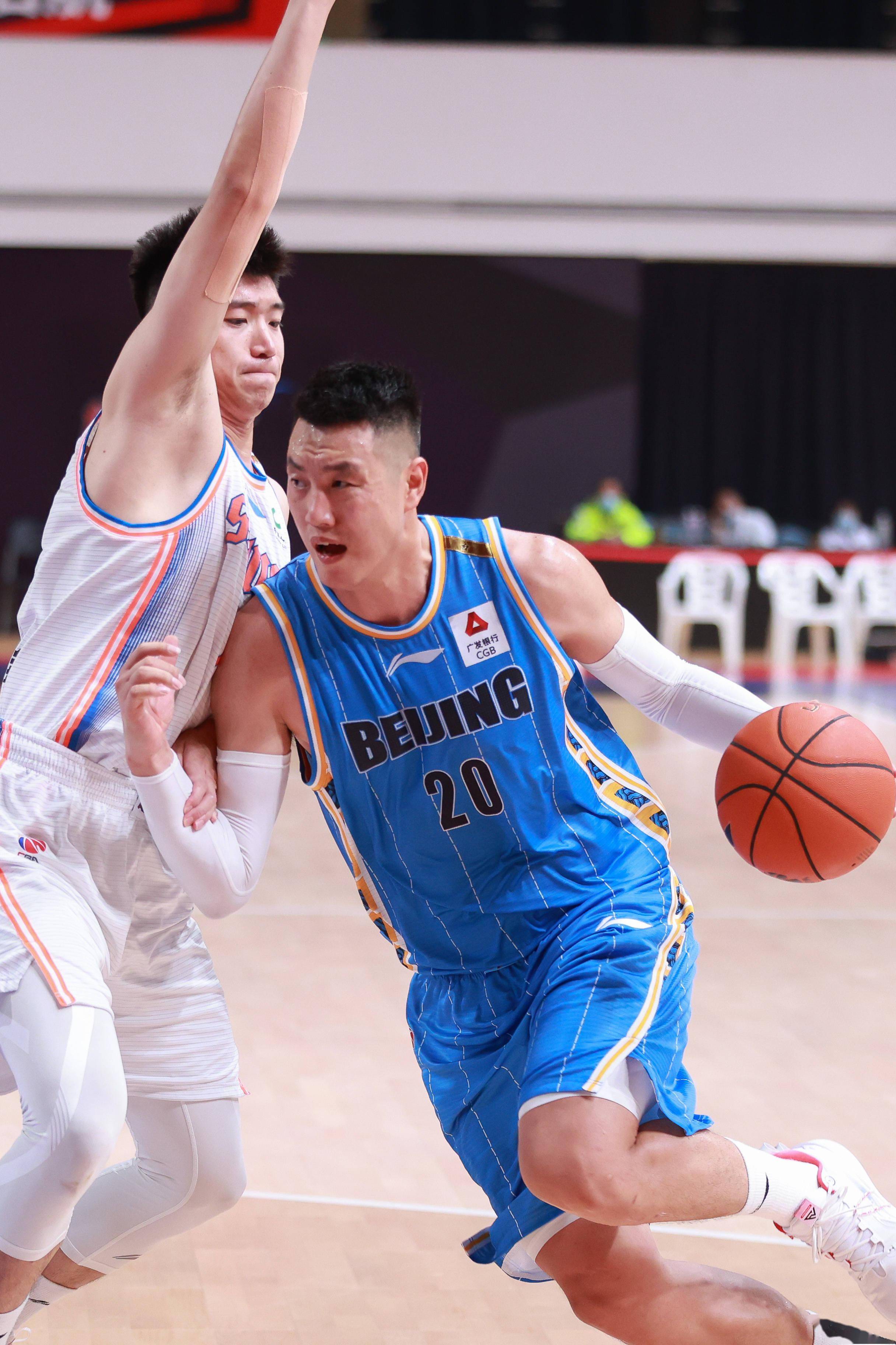 作摆脱防守 作摆脱防守